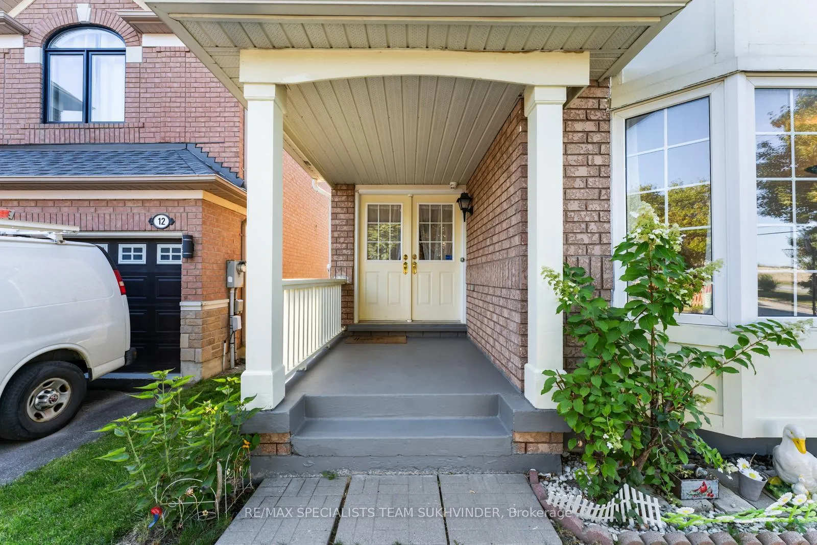 Photo 3 of 14 Tower Bridge Crescent, Markham, Berczy — HOMEH
