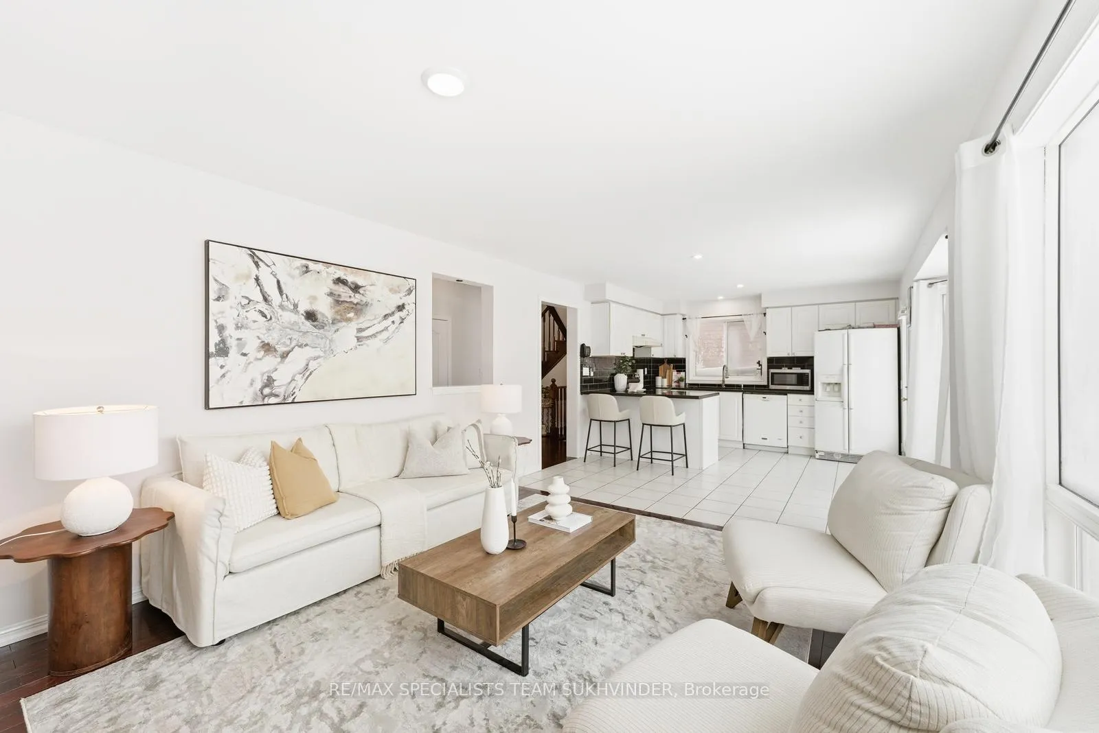 Photo 16 of 14 Tower Bridge Crescent, Markham, Berczy — HOMEH