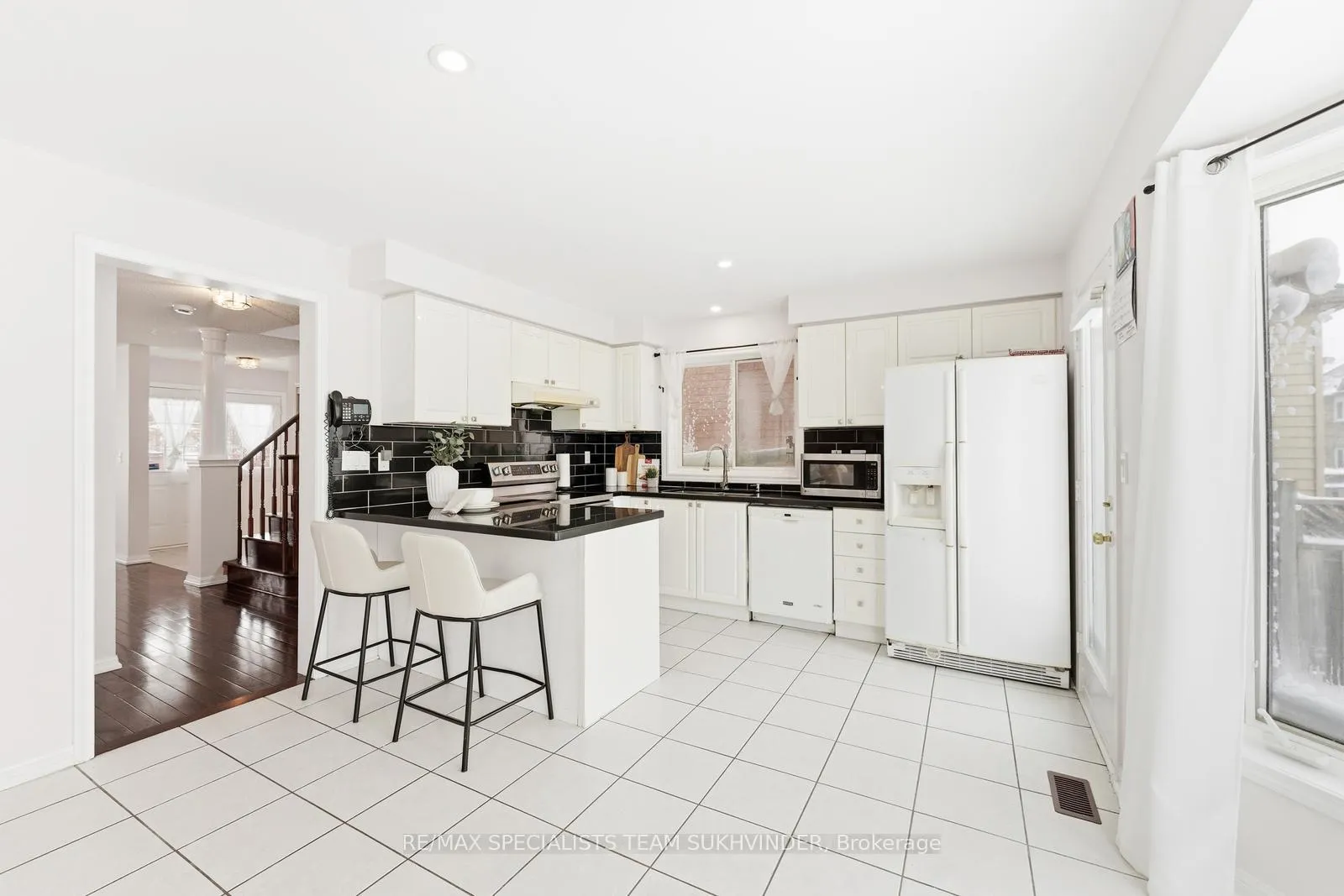Photo 18 of 14 Tower Bridge Crescent, Markham, Berczy — HOMEH