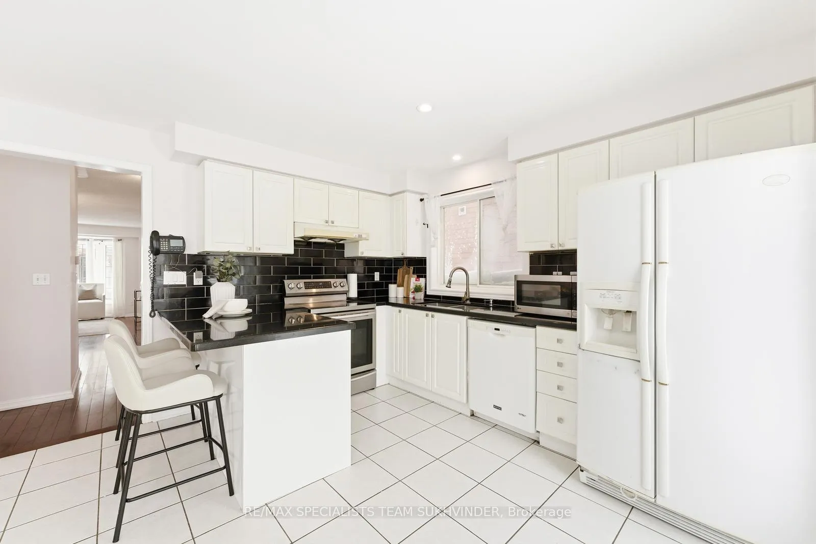 Photo 21 of 14 Tower Bridge Crescent, Markham, Berczy — HOMEH