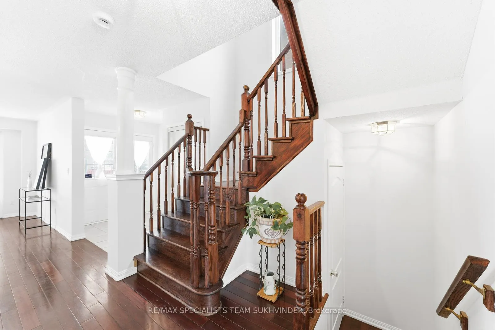 Photo 28 of 14 Tower Bridge Crescent, Markham, Berczy — HOMEH