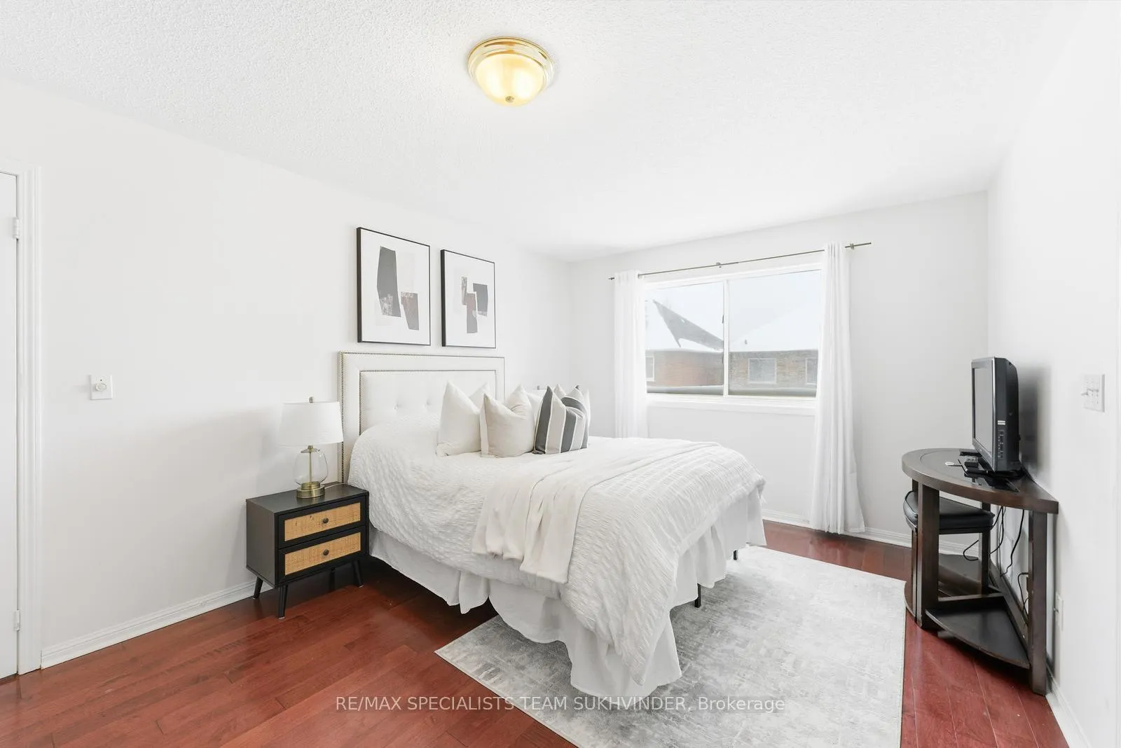Photo 32 of 14 Tower Bridge Crescent, Markham, Berczy — HOMEH