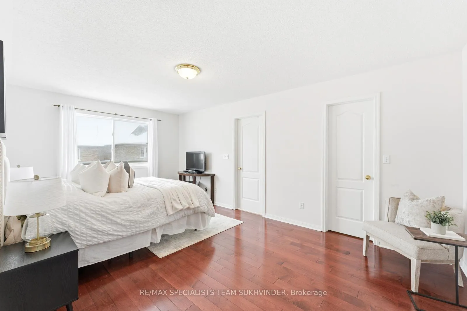 Photo 34 of 14 Tower Bridge Crescent, Markham, Berczy — HOMEH