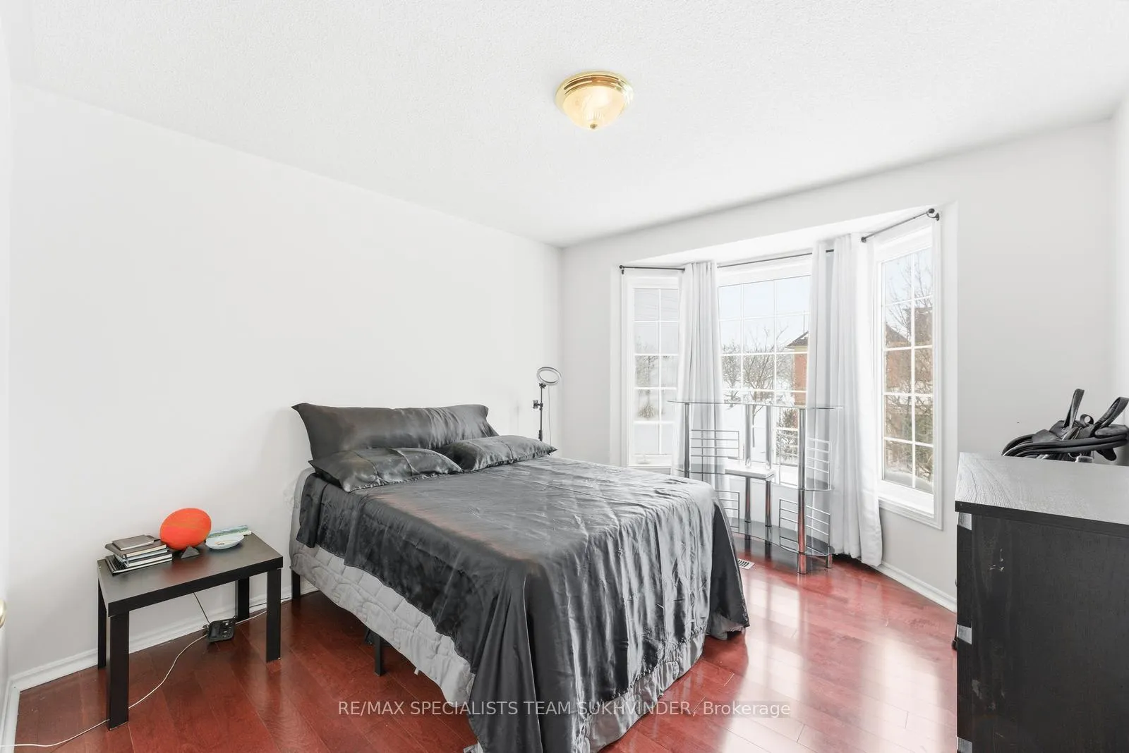 Photo 38 of 14 Tower Bridge Crescent, Markham, Berczy — HOMEH