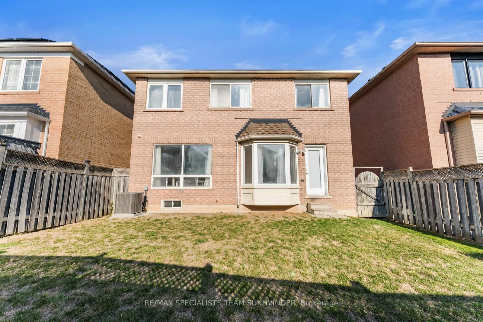 Photo 44 of 14 Tower Bridge Crescent, Markham, Berczy — HOMEH