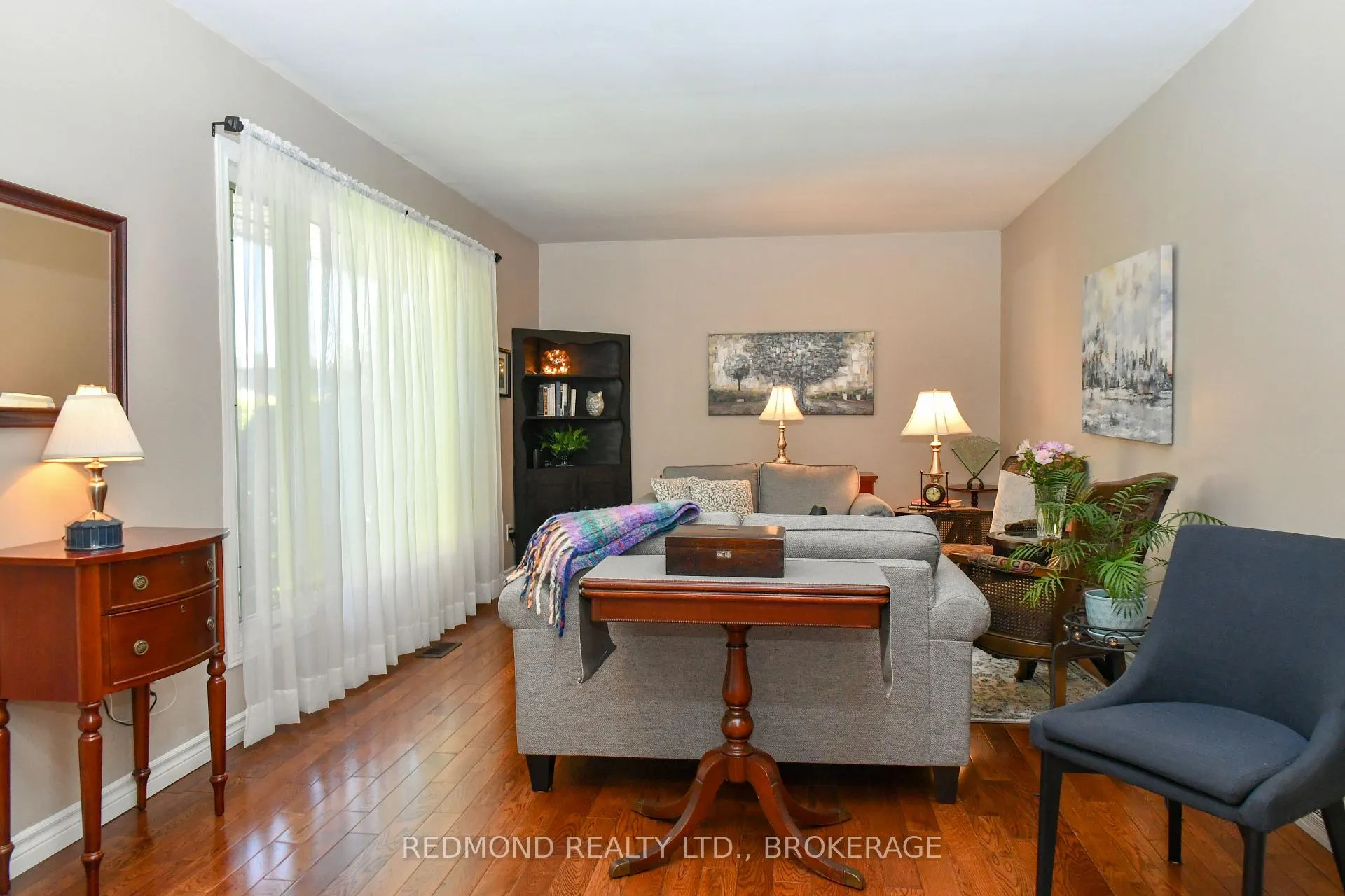 Photo 4 of 475 Pine Street E, Gananoque — HOMEH