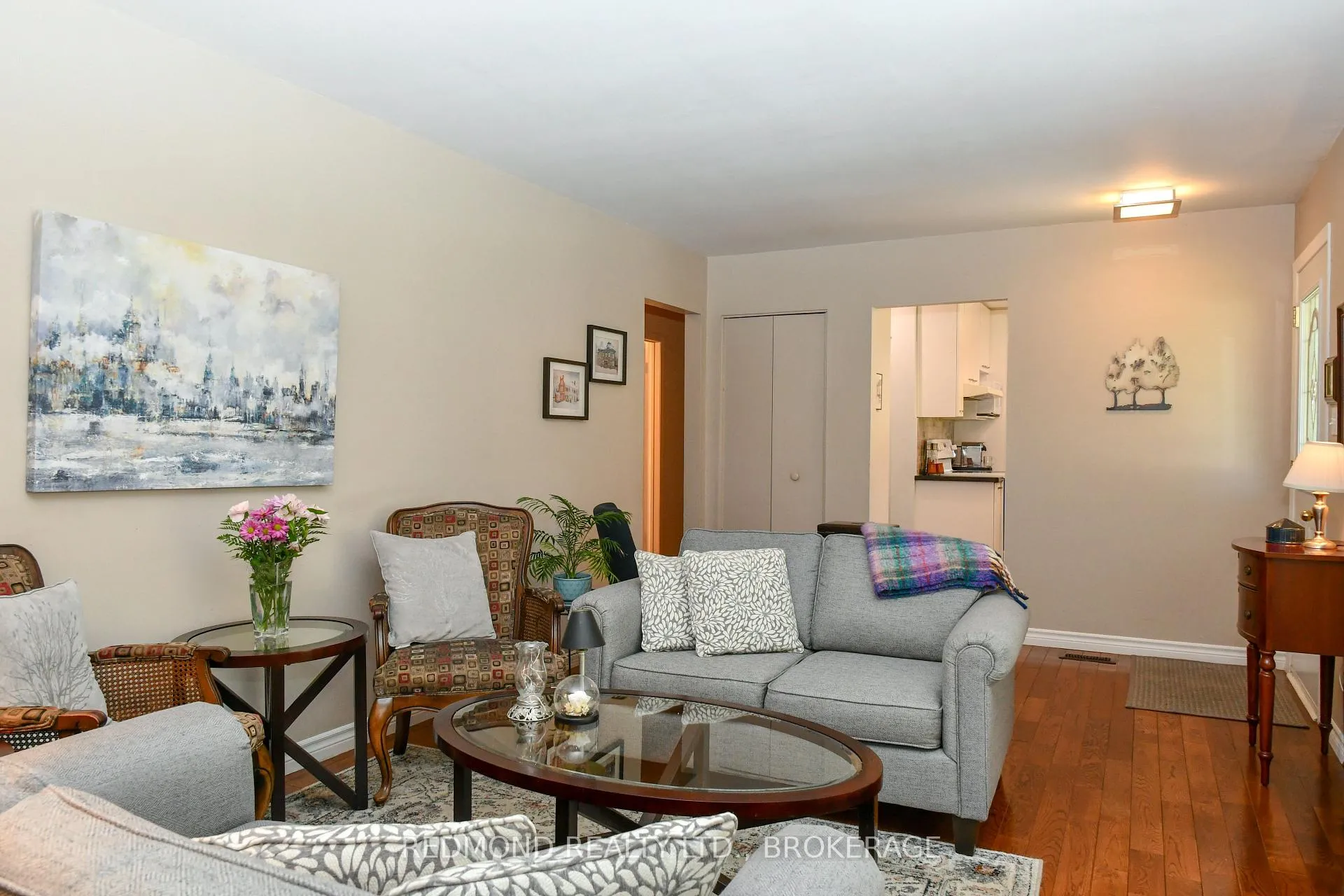 Photo 6 of 475 Pine Street E, Gananoque — HOMEH