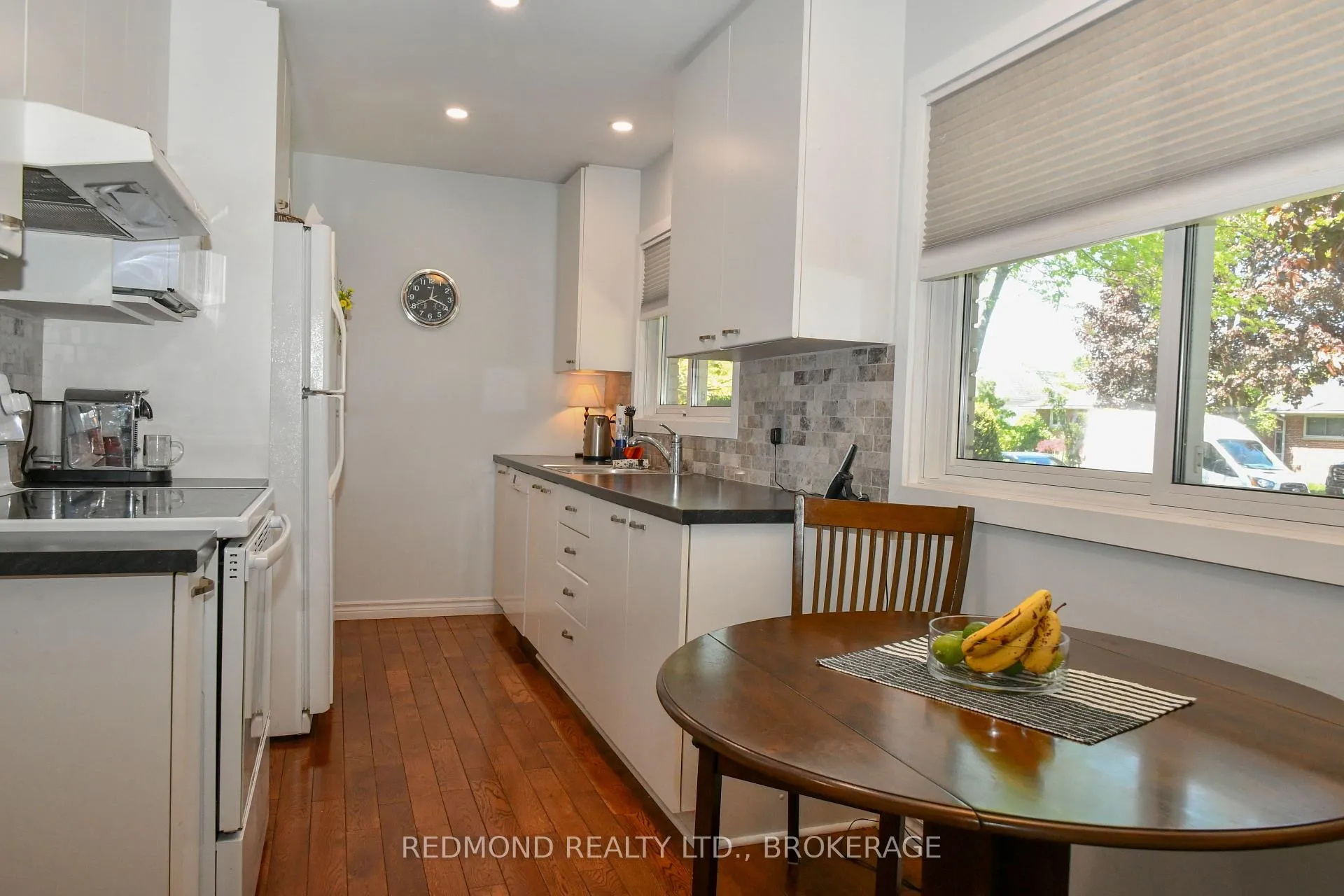 Photo 9 of 475 Pine Street E, Gananoque — HOMEH