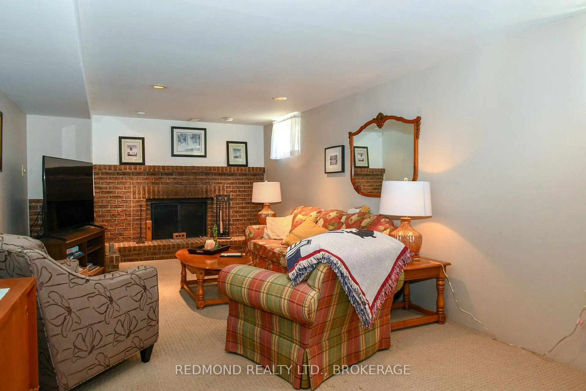 Photo 23 of 475 Pine Street E, Gananoque — HOMEH
