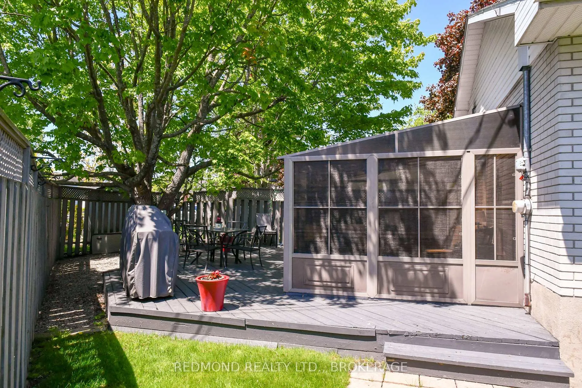 Photo 39 of 475 Pine Street E, Gananoque — HOMEH