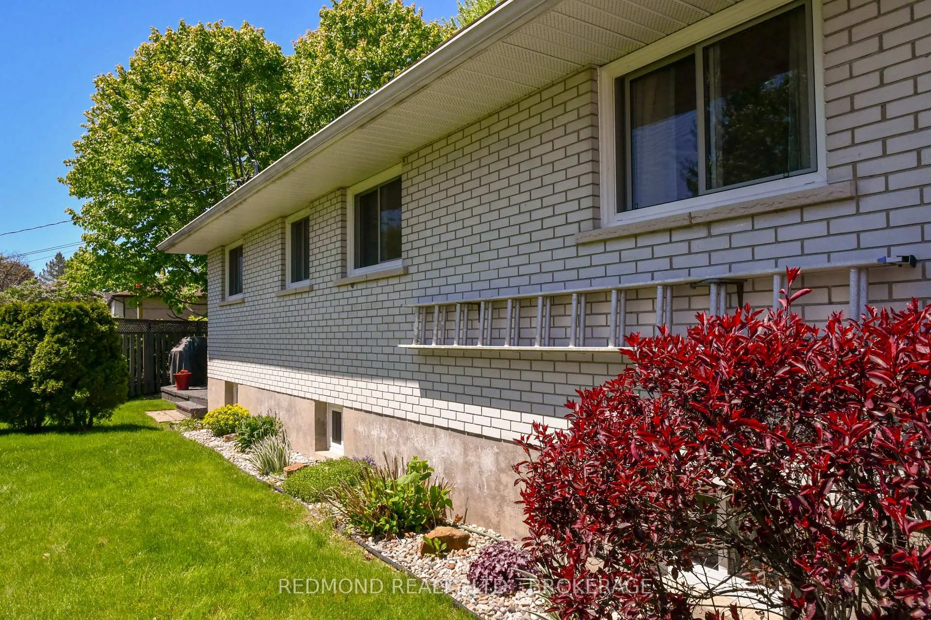 Photo 41 of 475 Pine Street E, Gananoque — HOMEH