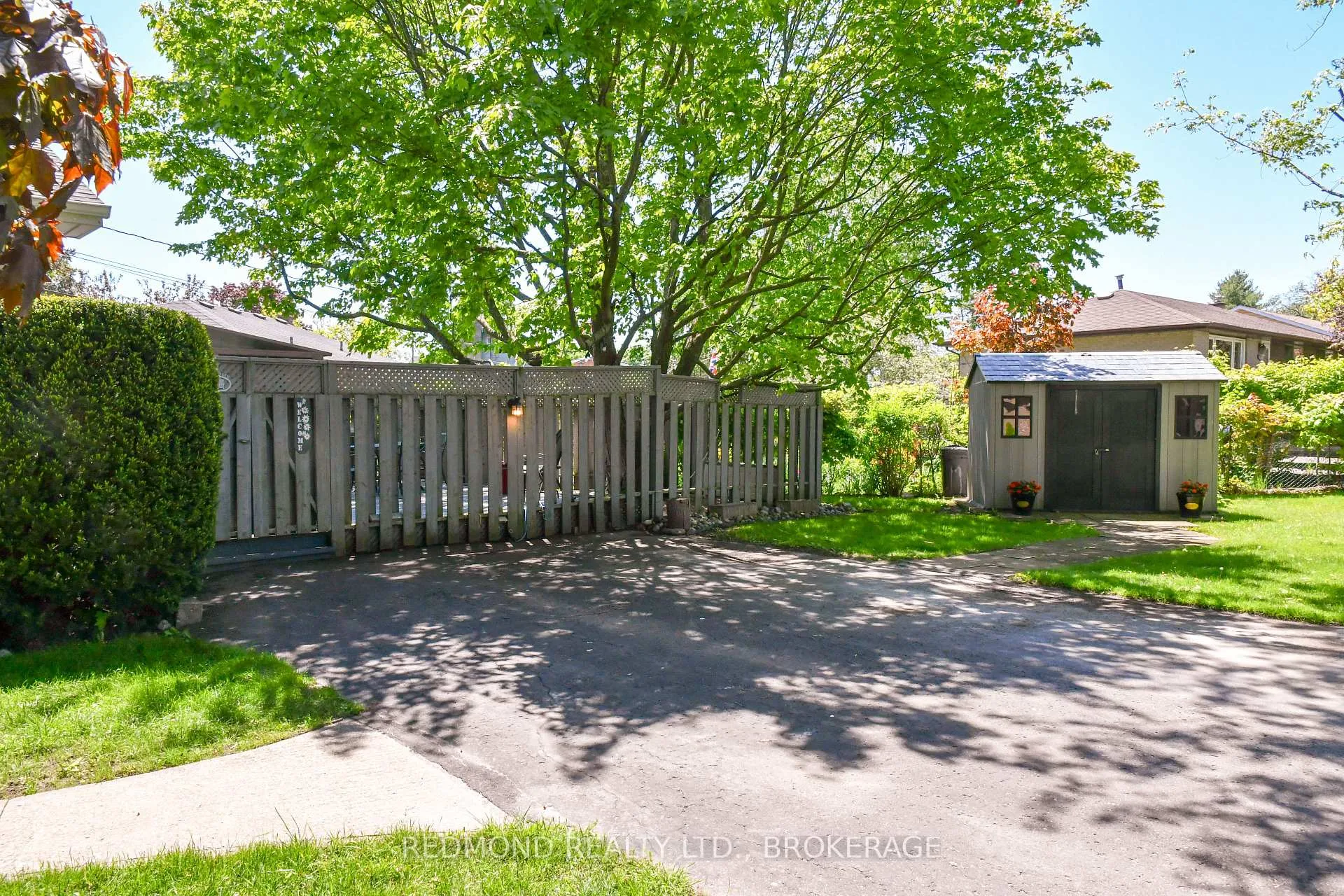 Photo 46 of 475 Pine Street E, Gananoque — HOMEH
