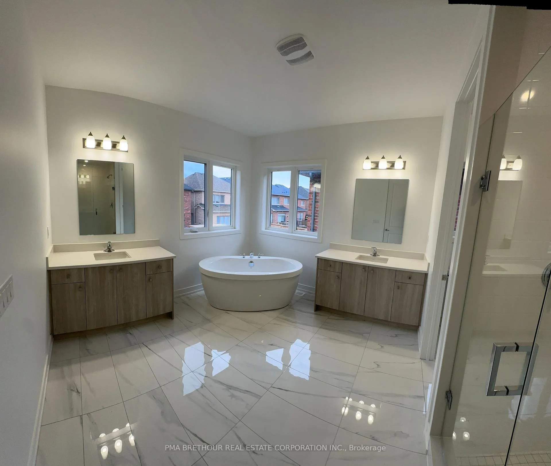 Photo 10 of 37 Brabin Circle, Whitby, Rural Whitby — HOMEH