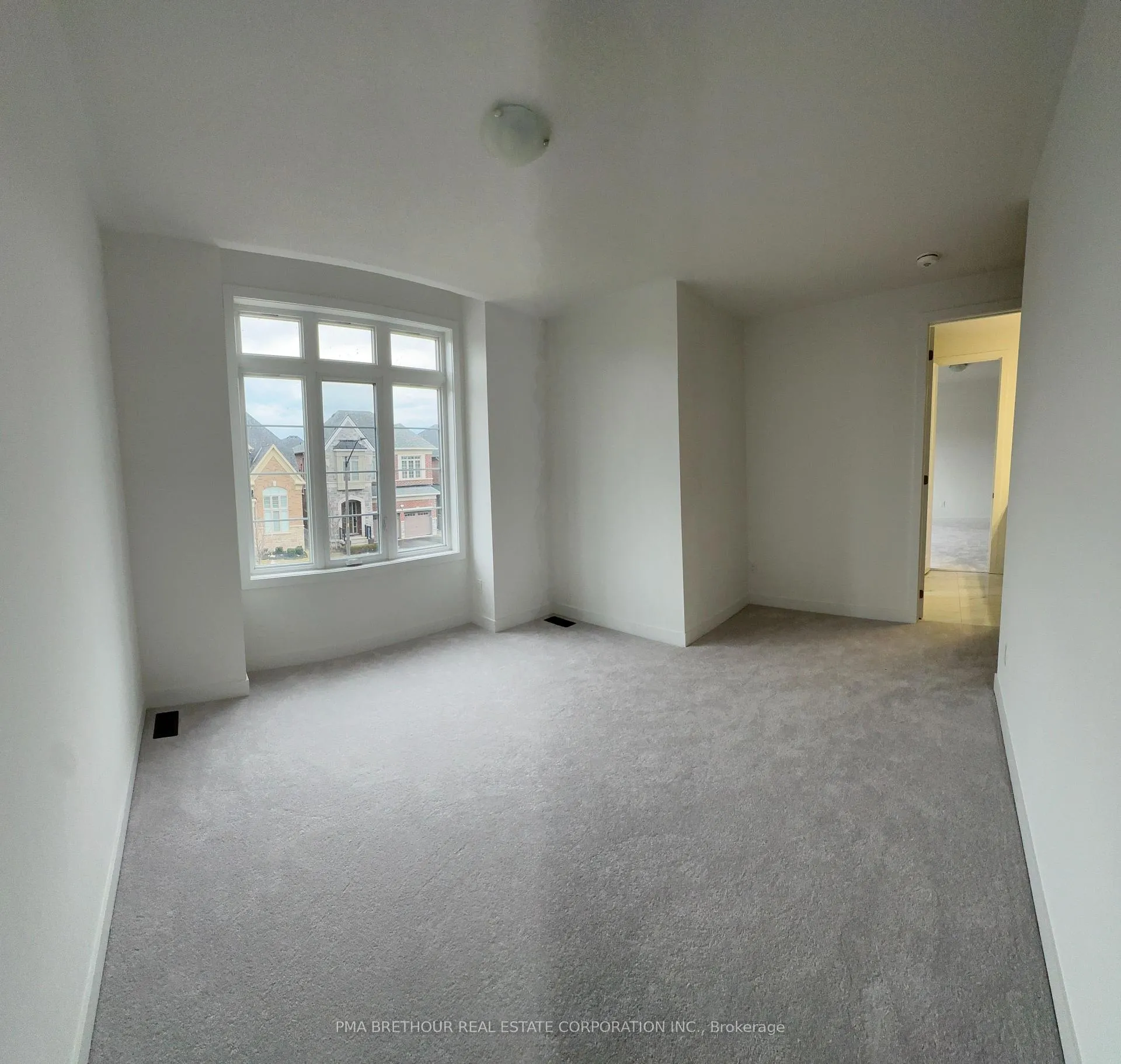 Photo 13 of 37 Brabin Circle, Whitby, Rural Whitby — HOMEH