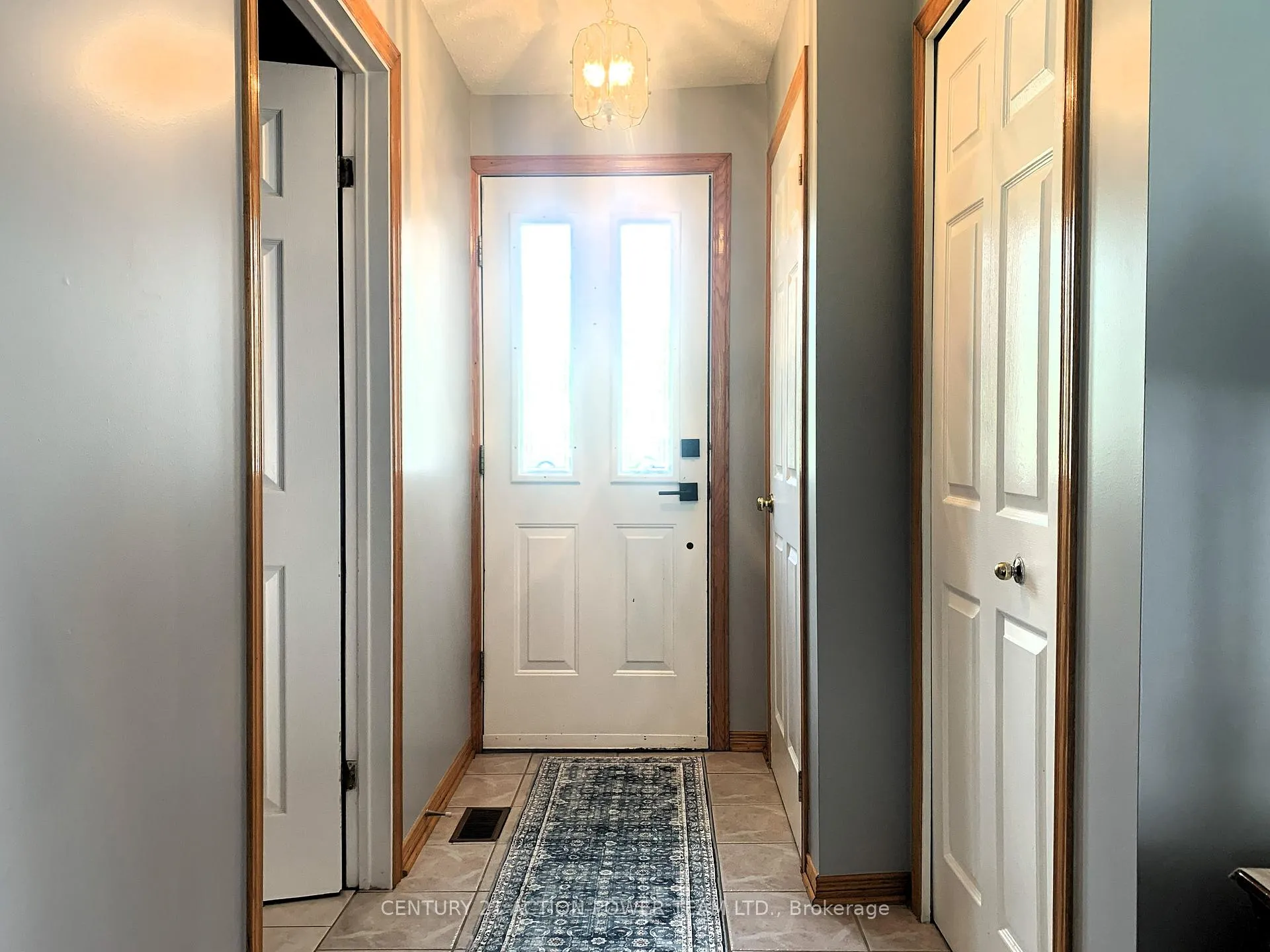 Photo 2 of 5295 Thunder Road, Ottawa, Carlsbad Springs — HOMEH
