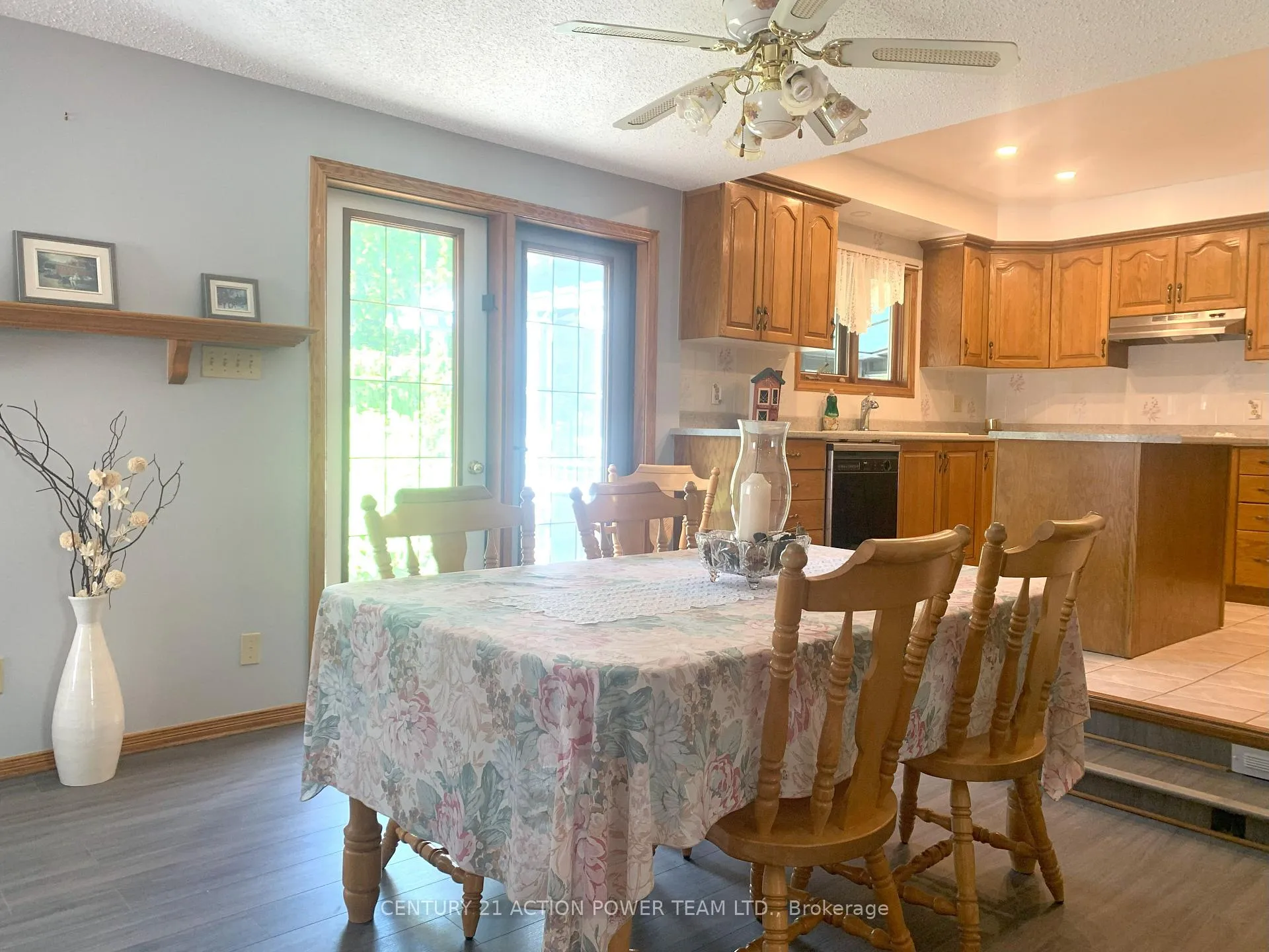 Photo 5 of 5295 Thunder Road, Ottawa, Carlsbad Springs — HOMEH