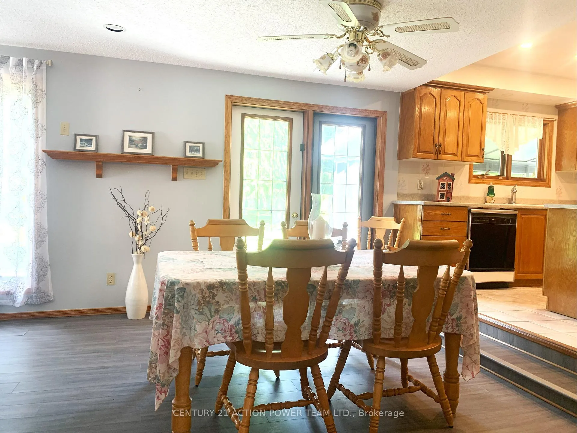 Photo 6 of 5295 Thunder Road, Ottawa, Carlsbad Springs — HOMEH