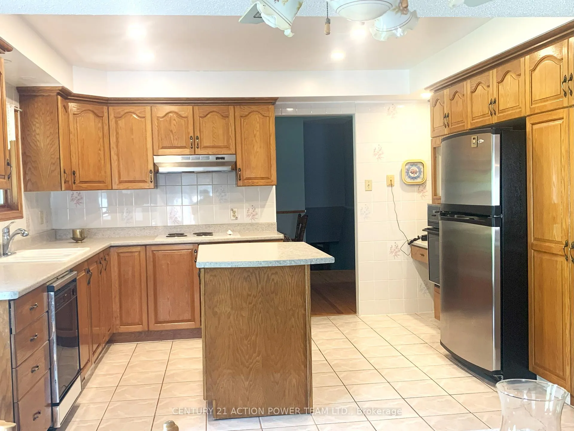 Photo 9 of 5295 Thunder Road, Ottawa, Carlsbad Springs — HOMEH