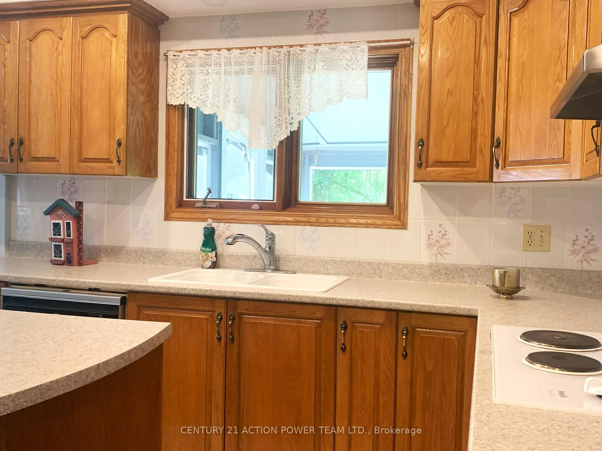 Photo 10 of 5295 Thunder Road, Ottawa, Carlsbad Springs — HOMEH