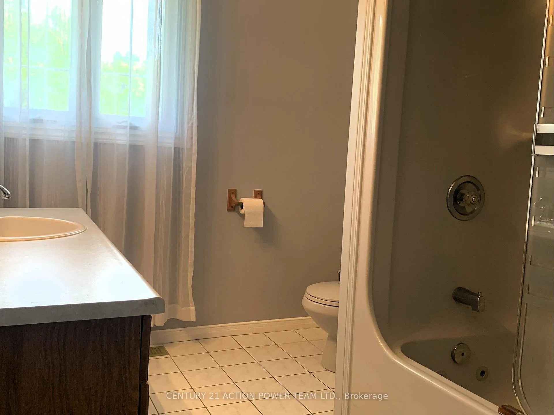 Photo 20 of 5295 Thunder Road, Ottawa, Carlsbad Springs — HOMEH