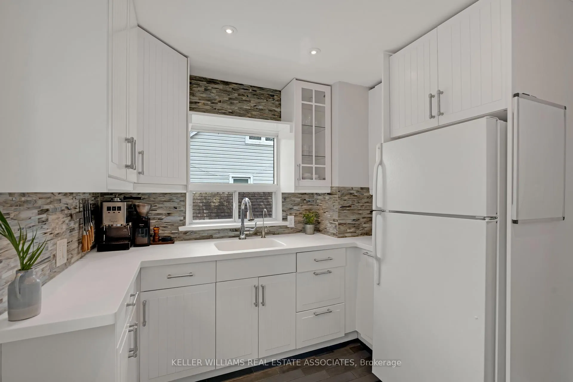 Photo 10 of 25 Rogers Road, Brampton, Brampton West — HOMEH