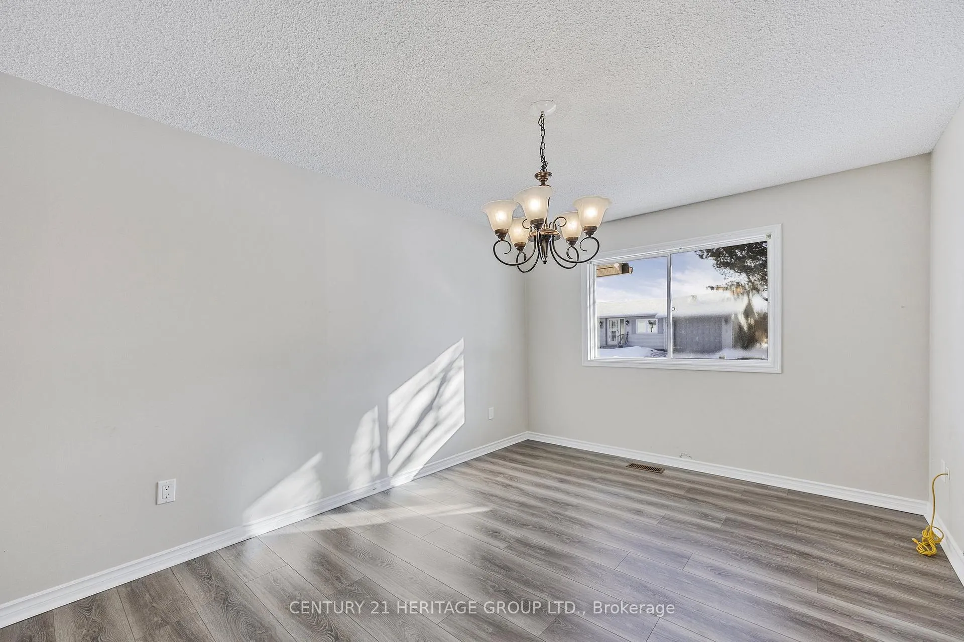 Photo 10 of 116 Tecumseth Pines Drive, New Tecumseth, Rural New Tecumseth — HOMEH