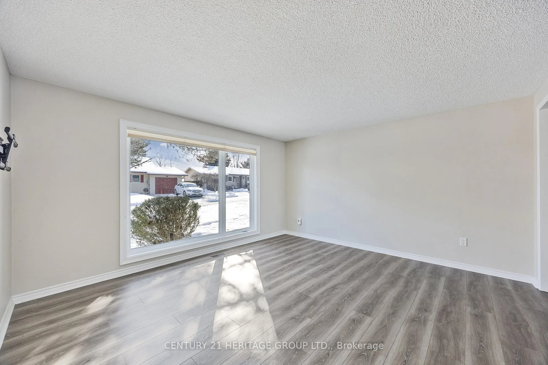 Photo 14 of 116 Tecumseth Pines Drive, New Tecumseth, Rural New Tecumseth — HOMEH