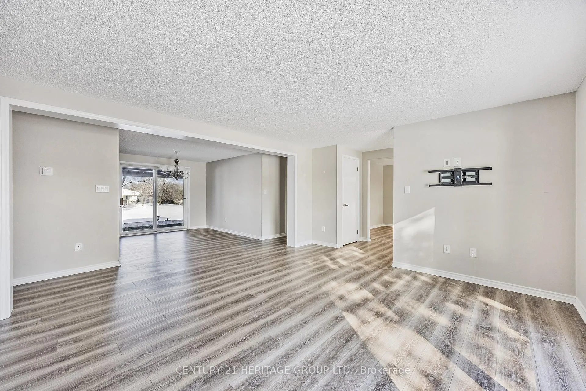 Photo 17 of 116 Tecumseth Pines Drive, New Tecumseth, Rural New Tecumseth — HOMEH