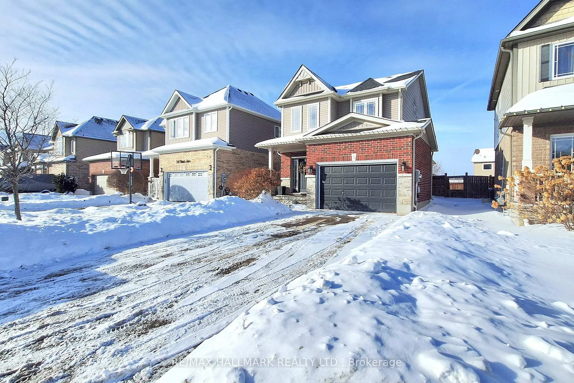 Photo 3 of 32 Burt Avenue, New Tecumseth, Alliston — HOMEH