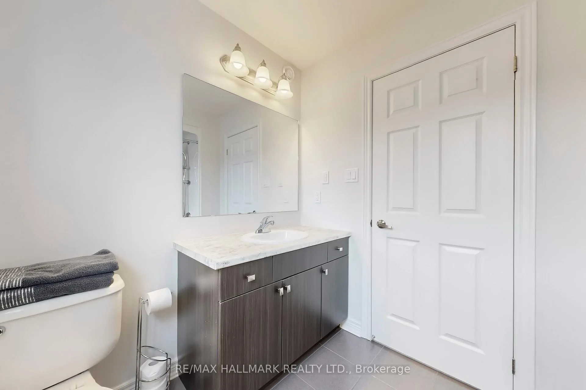 Photo 35 of 32 Burt Avenue, New Tecumseth, Alliston — HOMEH