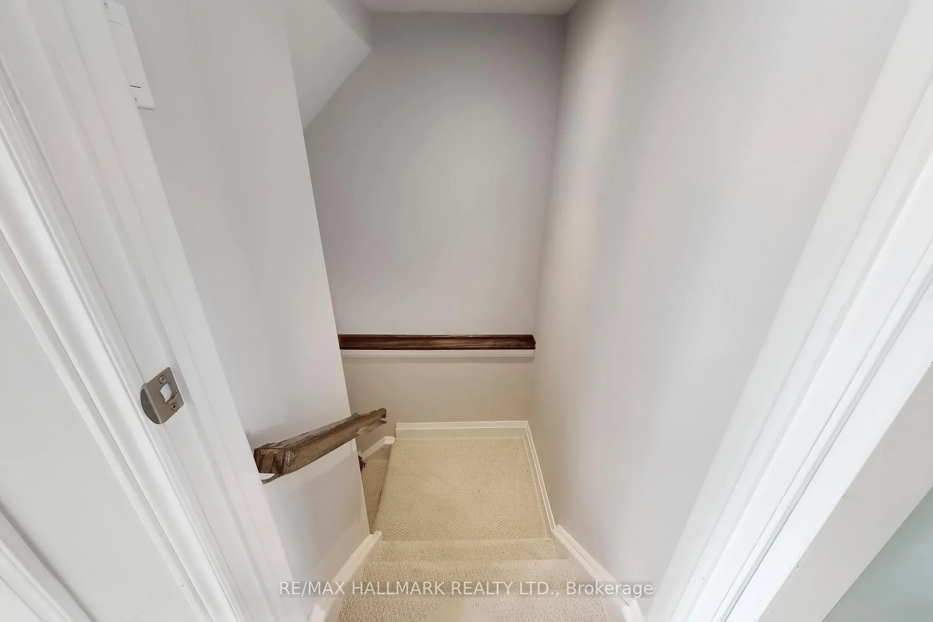 Photo 37 of 32 Burt Avenue, New Tecumseth, Alliston — HOMEH