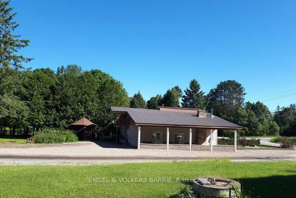Photo 3 of 1007 Dewey Street, Highlands East, Glamorgan — HOMEH
