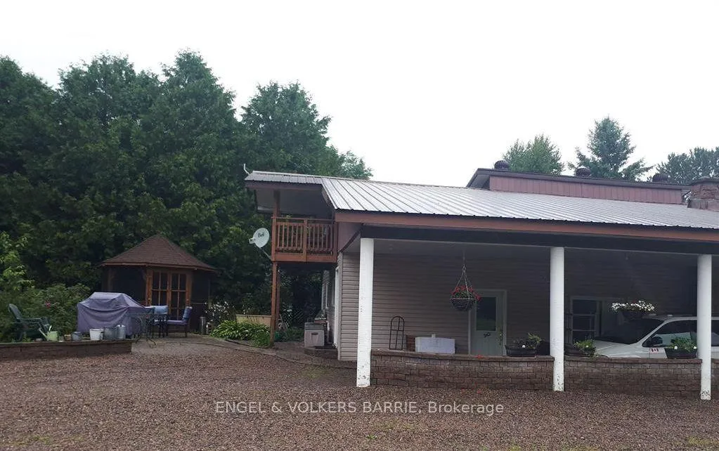 Photo 4 of 1007 Dewey Street, Highlands East, Glamorgan — HOMEH