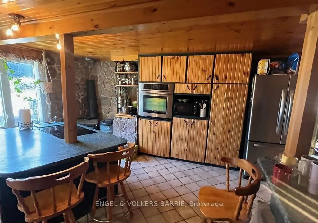 Photo 10 of 1007 Dewey Street, Highlands East, Glamorgan — HOMEH