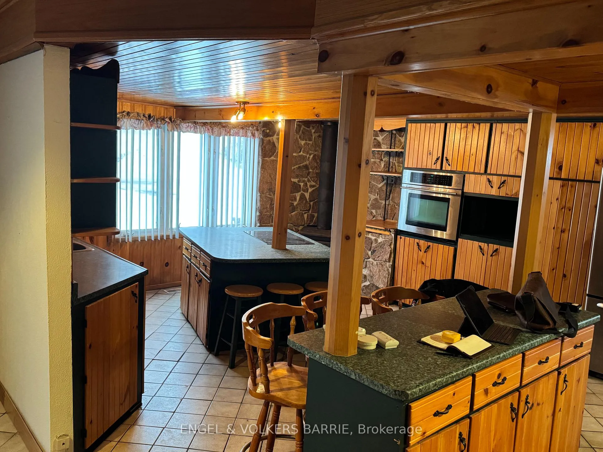 Photo 11 of 1007 Dewey Street, Highlands East, Glamorgan — HOMEH