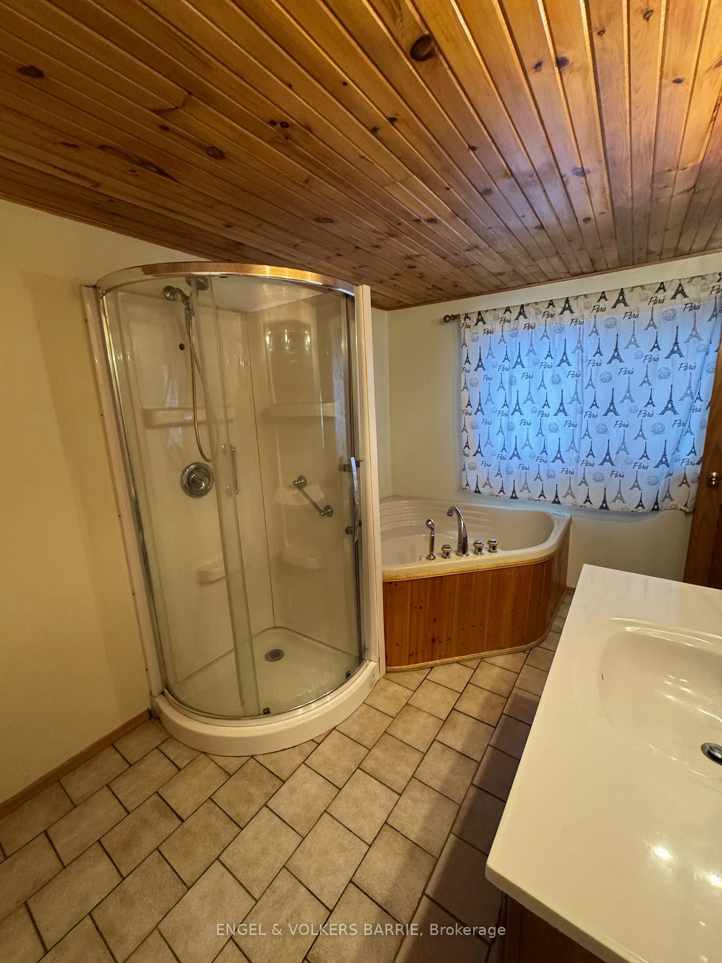 Photo 15 of 1007 Dewey Street, Highlands East, Glamorgan — HOMEH
