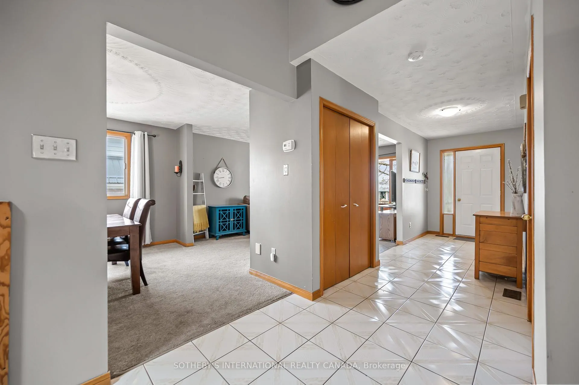 Photo 3 of 563 Champlain Boulevard, Cambridge — HOMEH