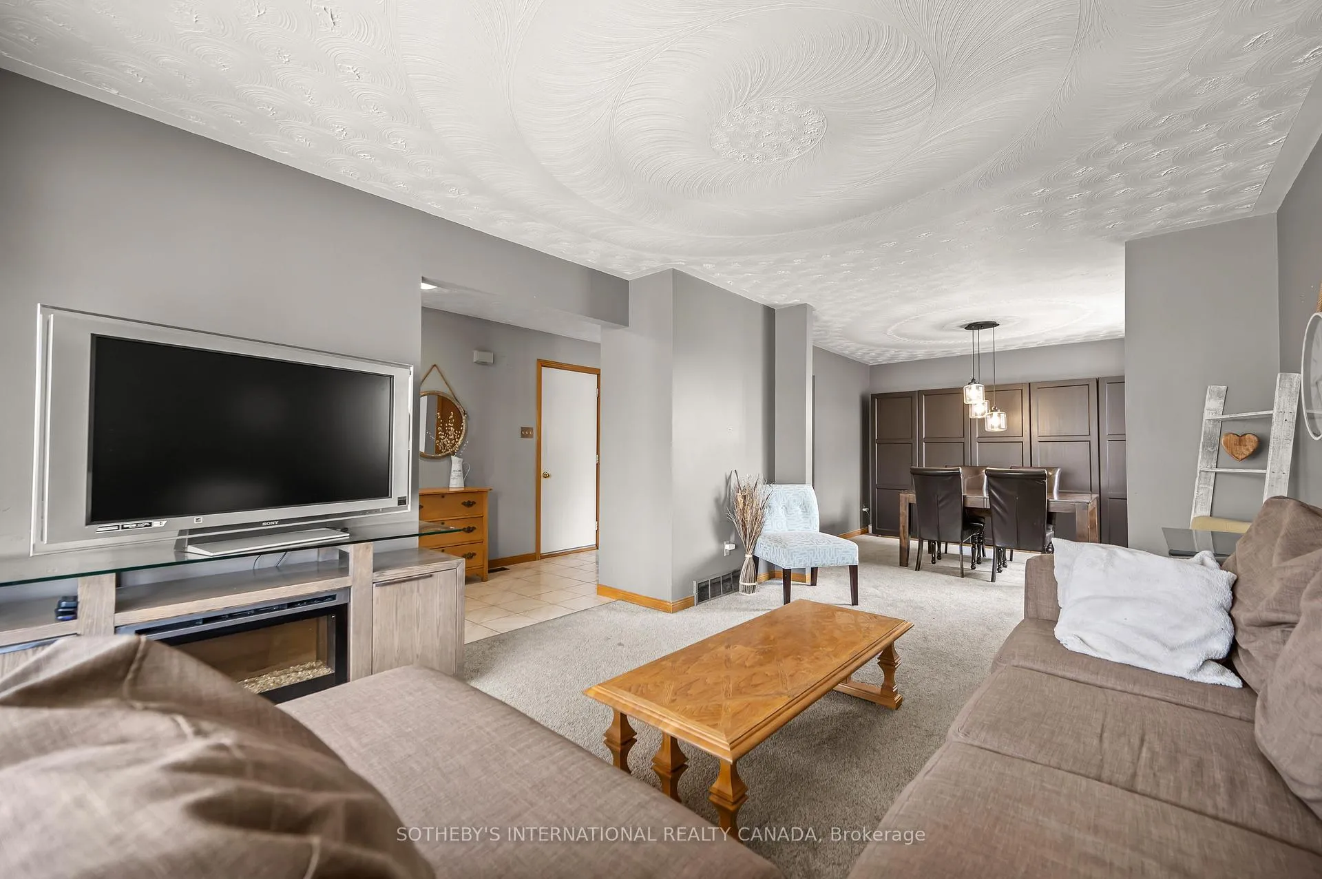 Photo 5 of 563 Champlain Boulevard, Cambridge — HOMEH
