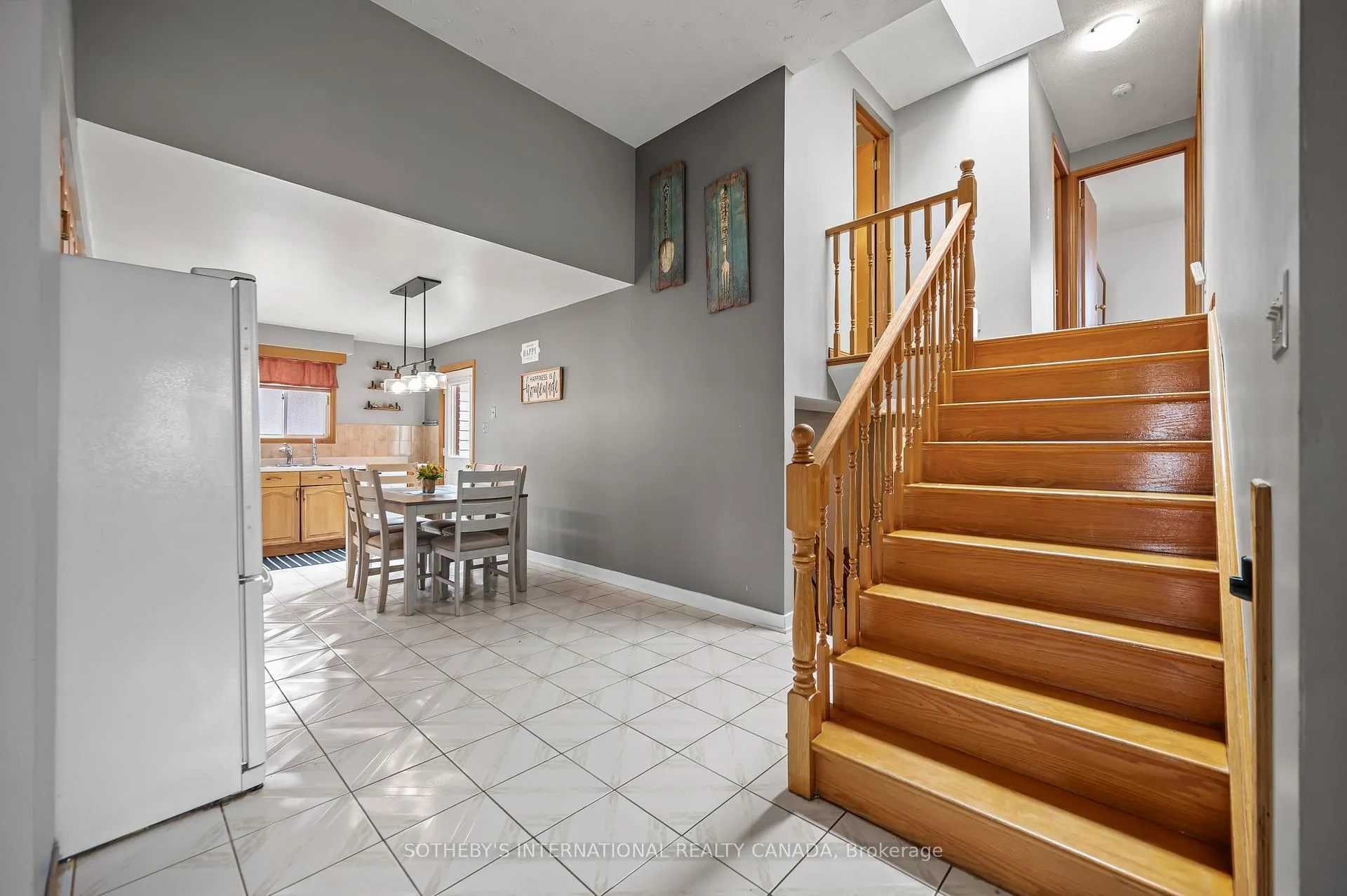 Photo 10 of 563 Champlain Boulevard, Cambridge — HOMEH
