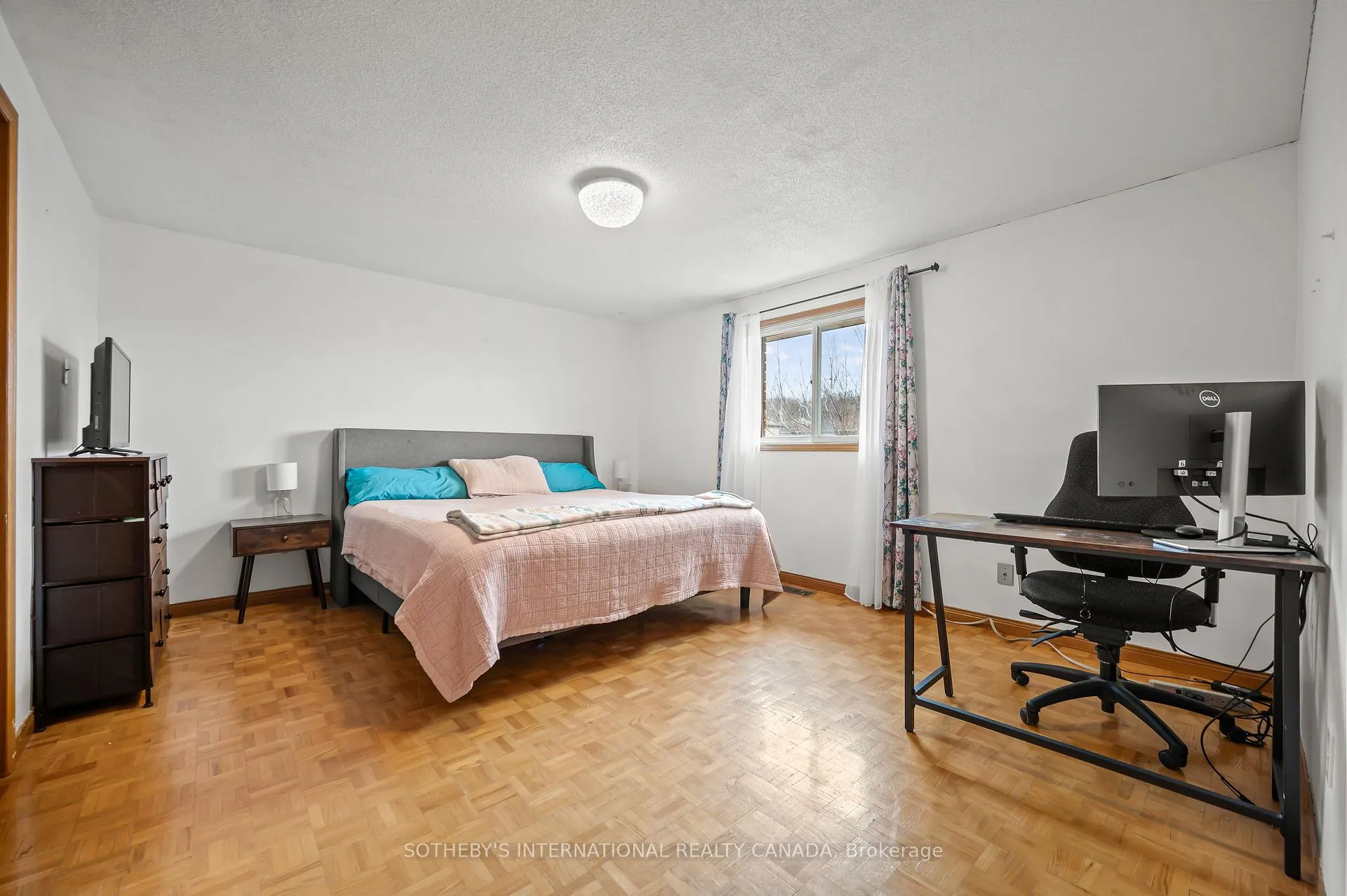 Photo 18 of 563 Champlain Boulevard, Cambridge — HOMEH