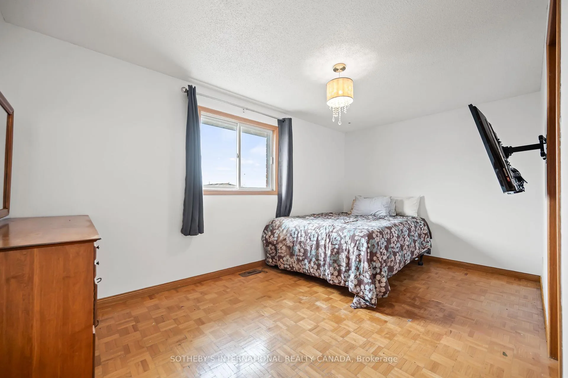 Photo 20 of 563 Champlain Boulevard, Cambridge — HOMEH