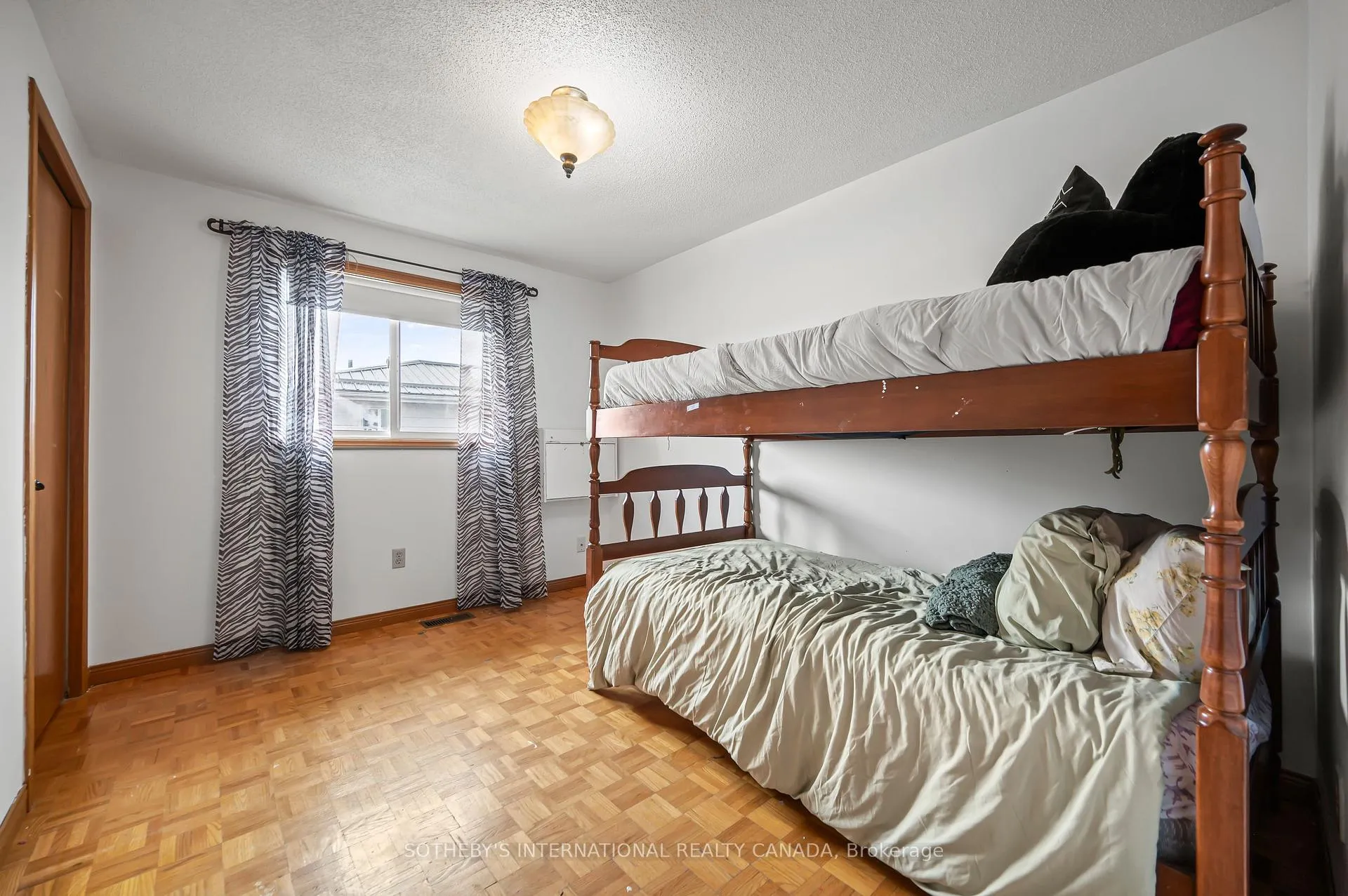 Photo 23 of 563 Champlain Boulevard, Cambridge — HOMEH