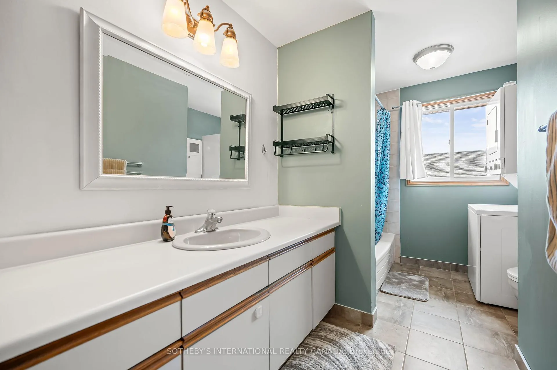 Photo 25 of 563 Champlain Boulevard, Cambridge — HOMEH