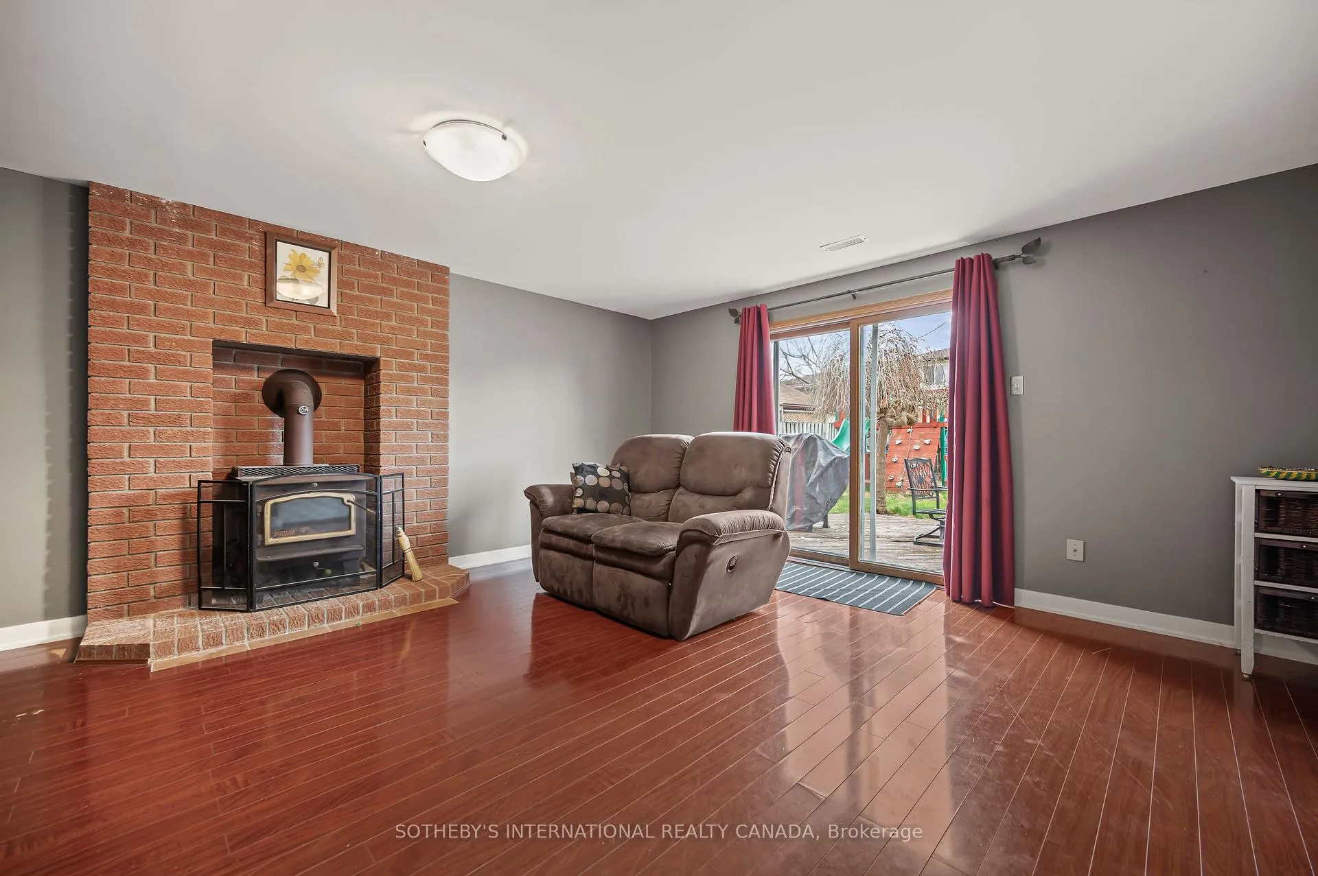 Photo 27 of 563 Champlain Boulevard, Cambridge — HOMEH
