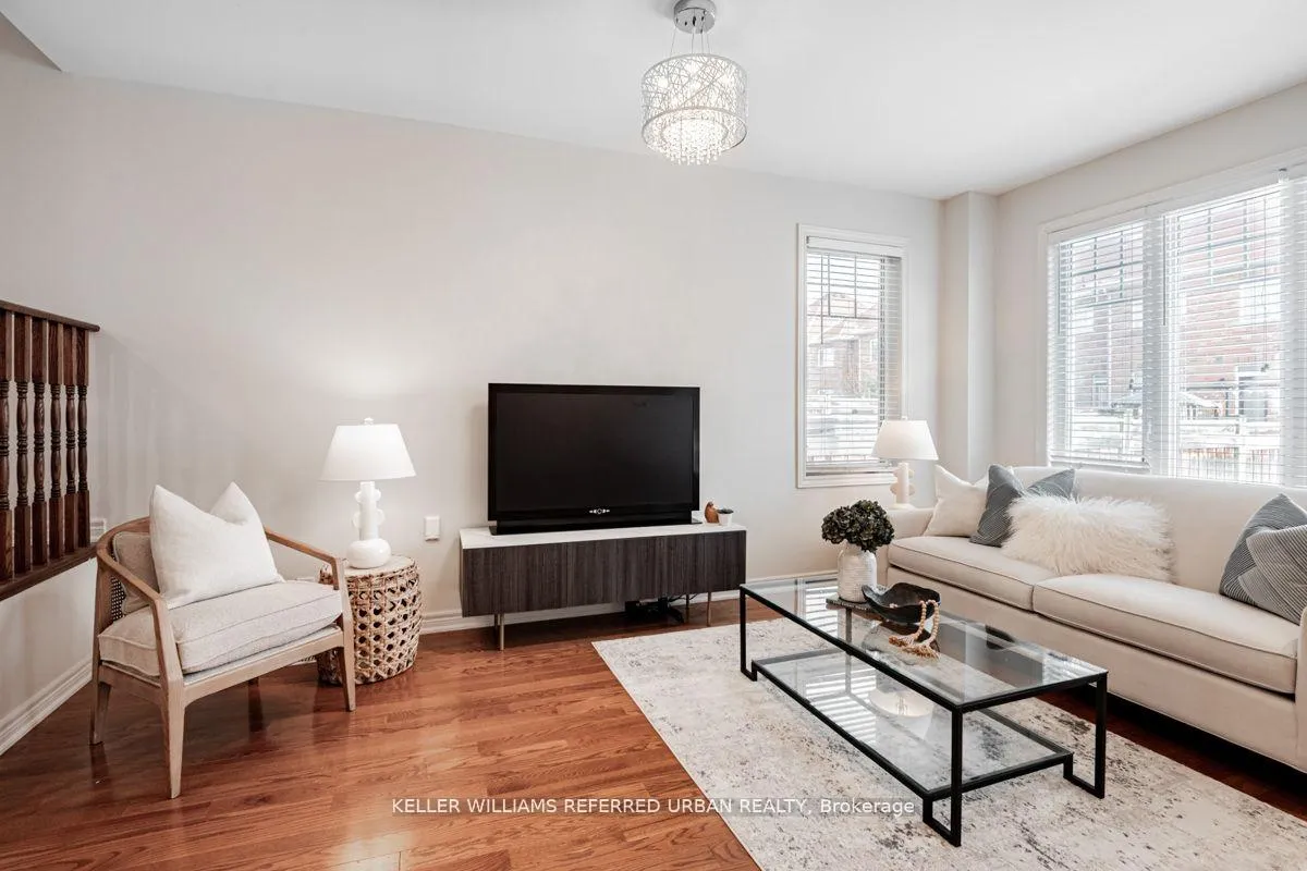 Photo 7 of 105 Southdown Avenue, Vaughan, Patterson — HOMEH