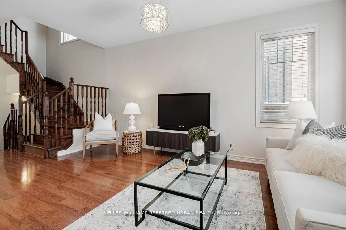 Photo 8 of 105 Southdown Avenue, Vaughan, Patterson — HOMEH