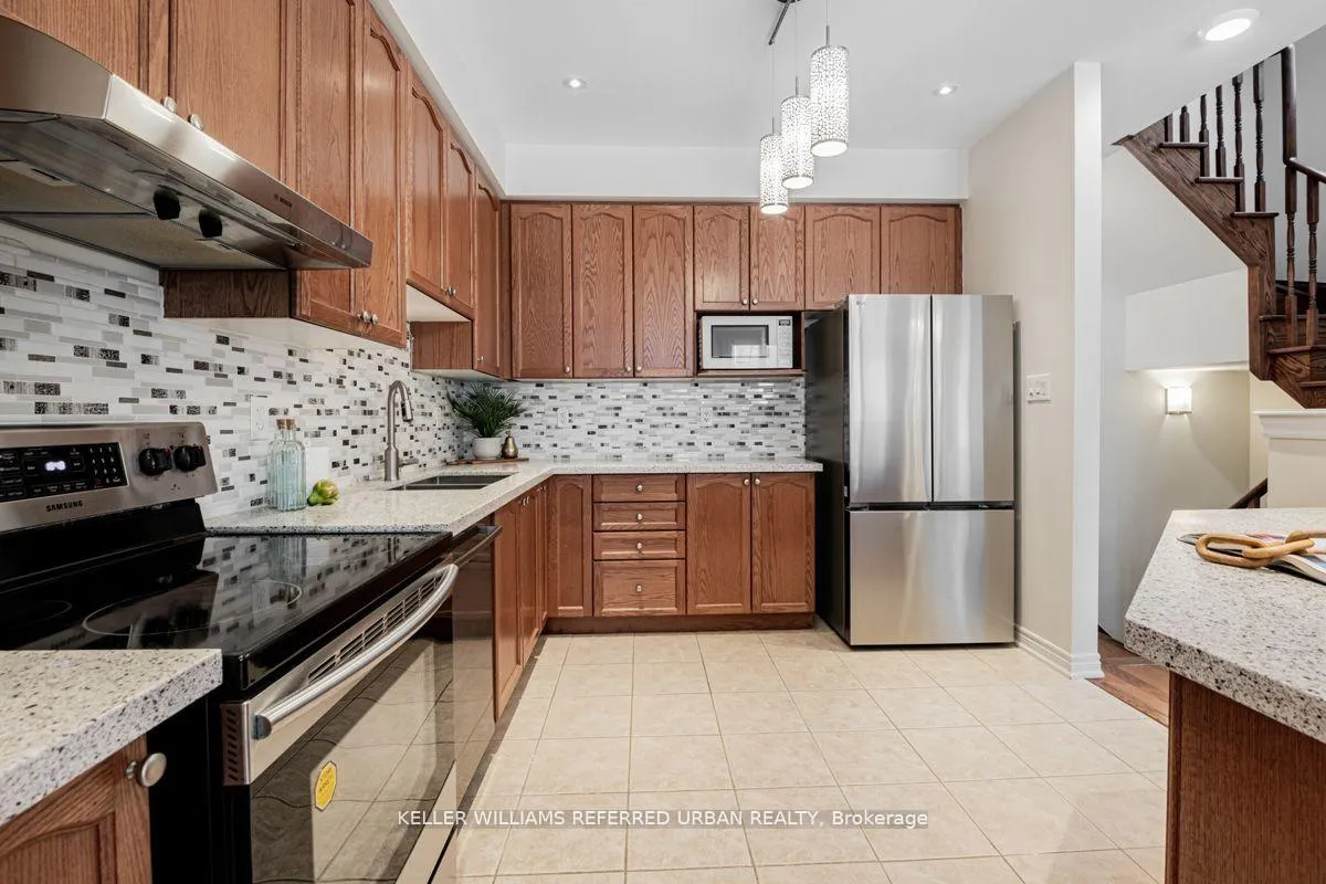 Photo 12 of 105 Southdown Avenue, Vaughan, Patterson — HOMEH