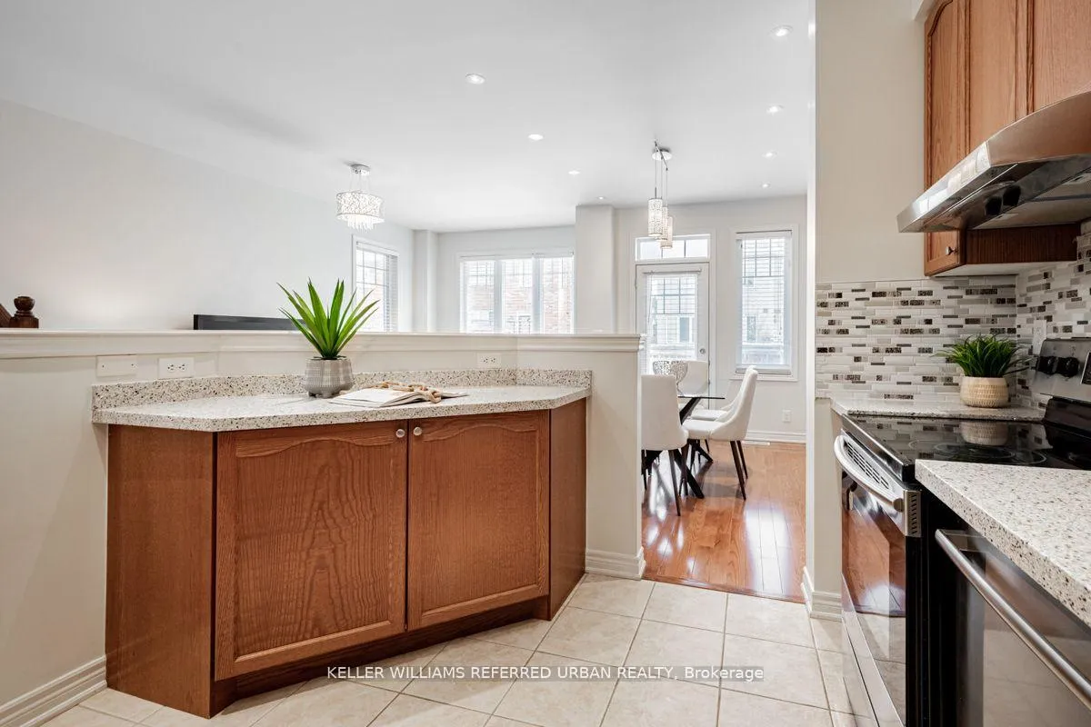 Photo 14 of 105 Southdown Avenue, Vaughan, Patterson — HOMEH