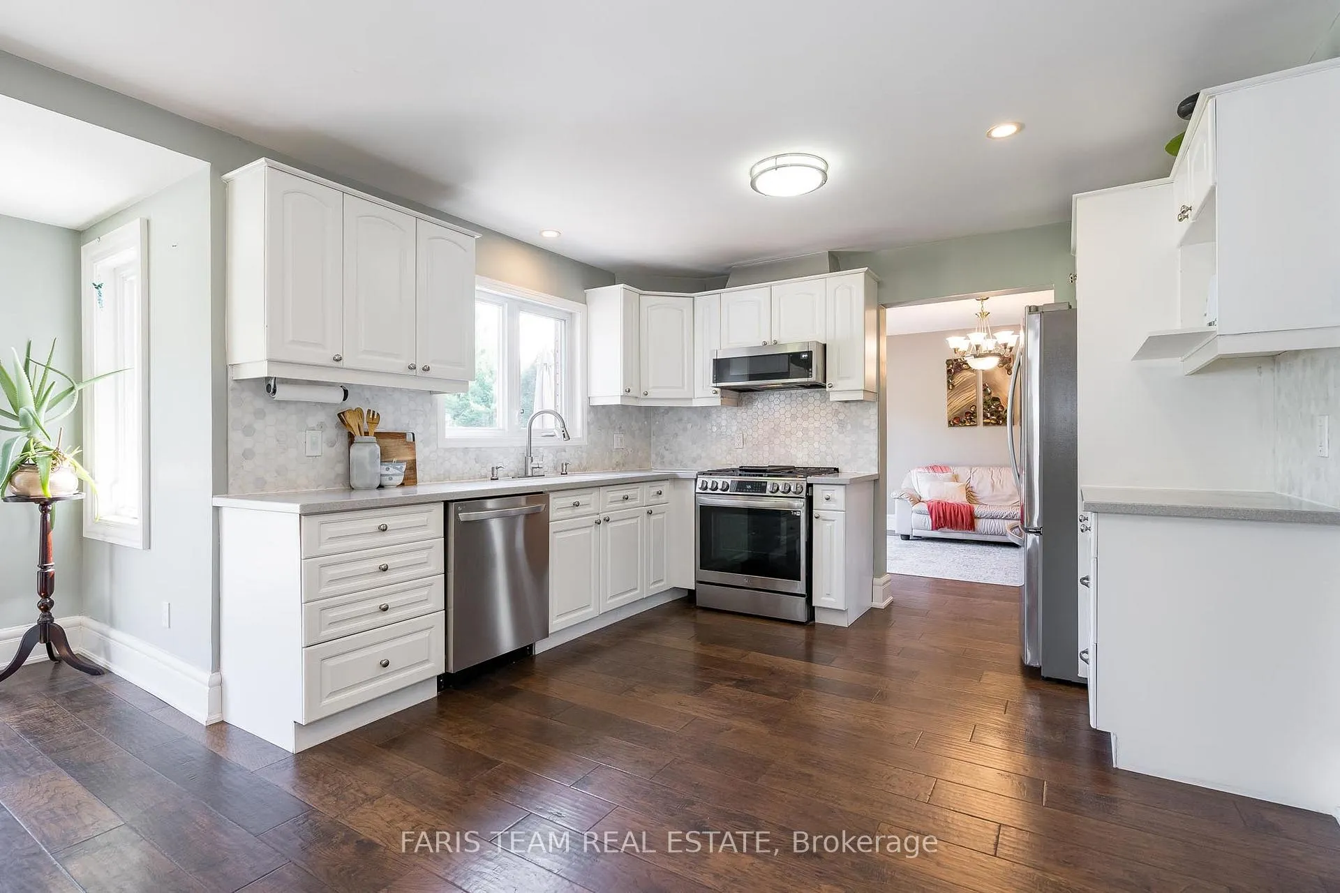 Photo 4 of 1602 Kale Drive, Innisfil, Rural Innisfil — HOMEH