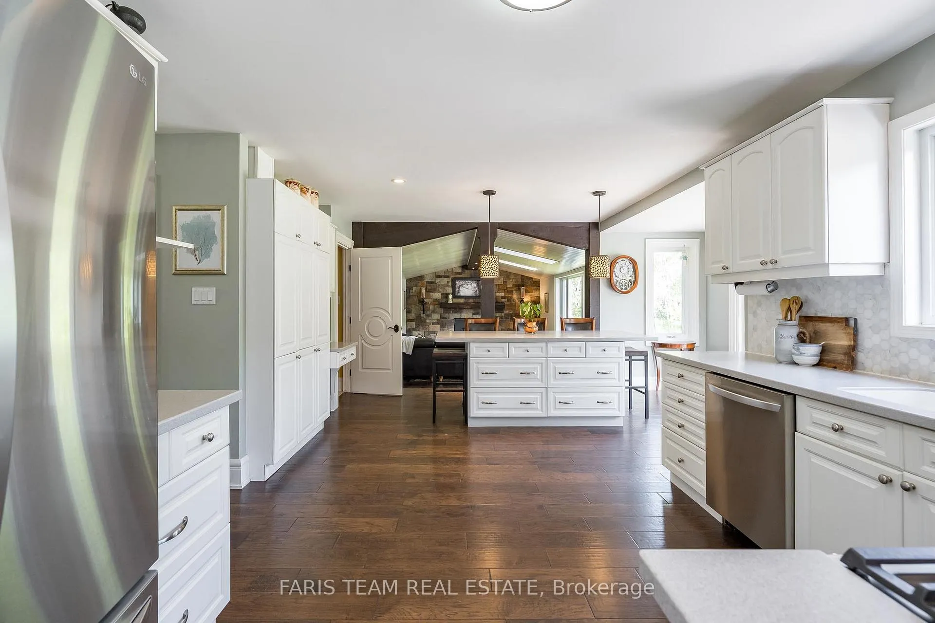 Photo 5 of 1602 Kale Drive, Innisfil, Rural Innisfil — HOMEH